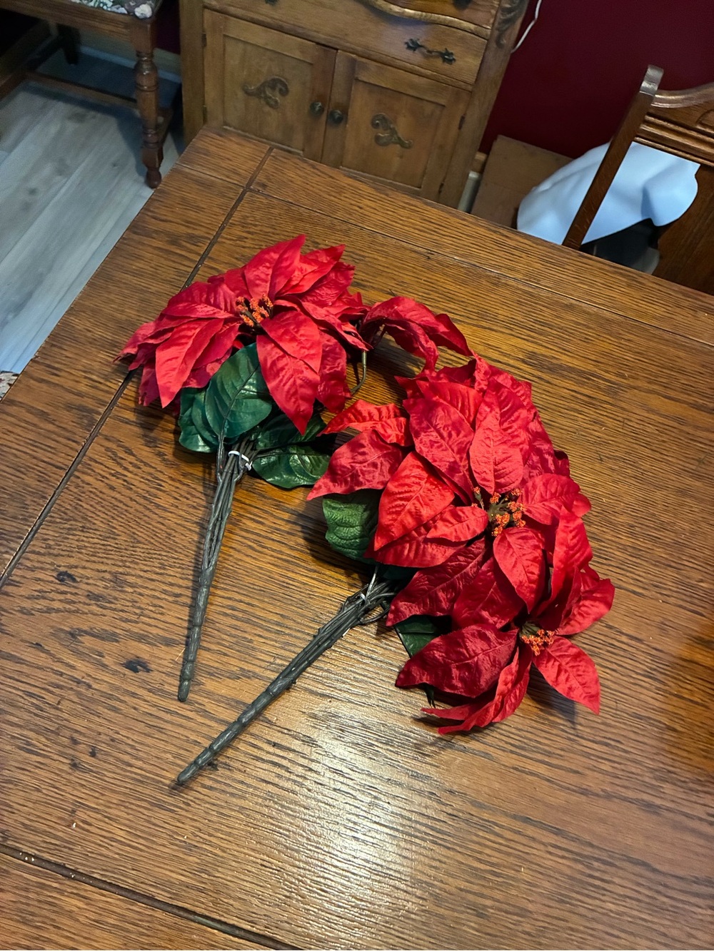 Red Poinsettia Stem Bundle for Holiday Wreaths - Unbranded